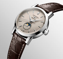 Laden Sie das Bild in den Galerie-Viewer, The Longines 1832 L48264922